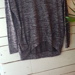Aritzia Tops - Wilfred Free reposa long sleeve v-neck S Aritzia Tops - Wilfred Free reposa long sleeve v-neck S
